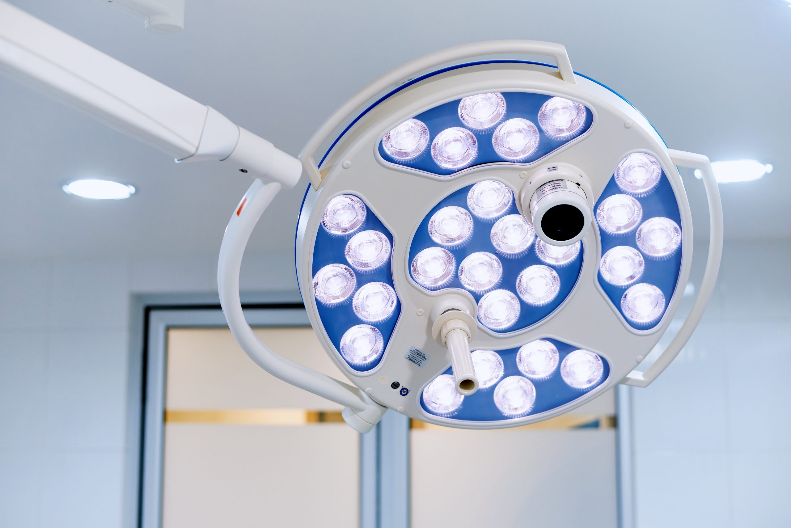 What is the name of the lamp of an operating room?